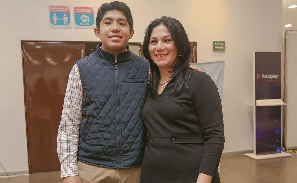 JOEL MORALES Y TALINA HERNÁNDEZ