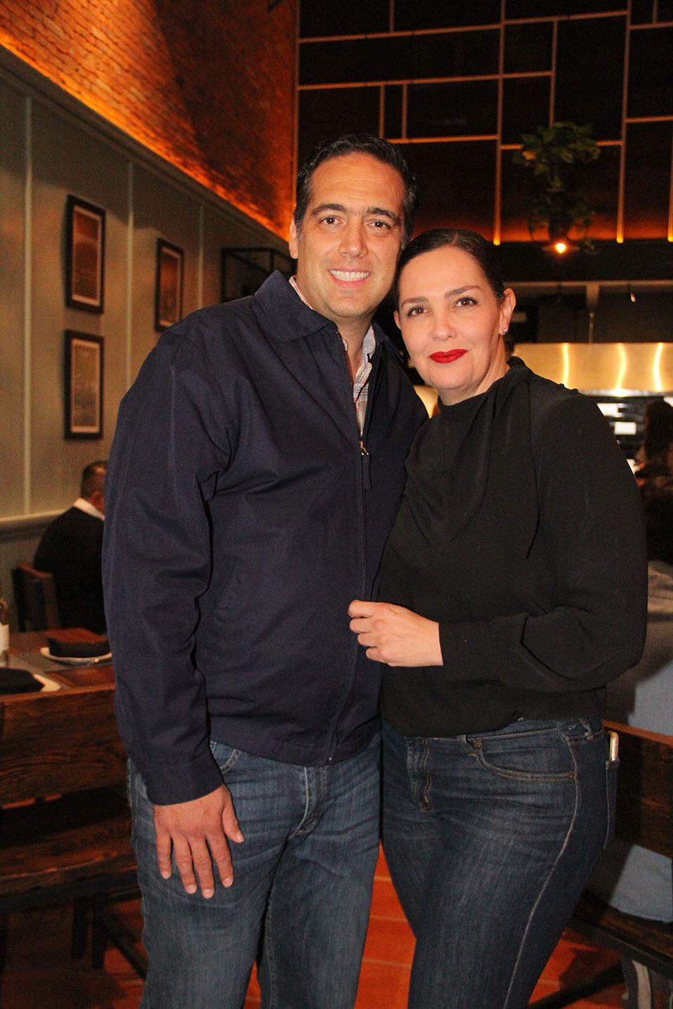 Jorge Ochoa y Mela Flores
