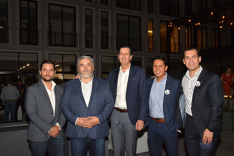 Luis Salazar, Eduardo Mendieta, Mauricio Martínez, Marco Hernández y Pablo Canales