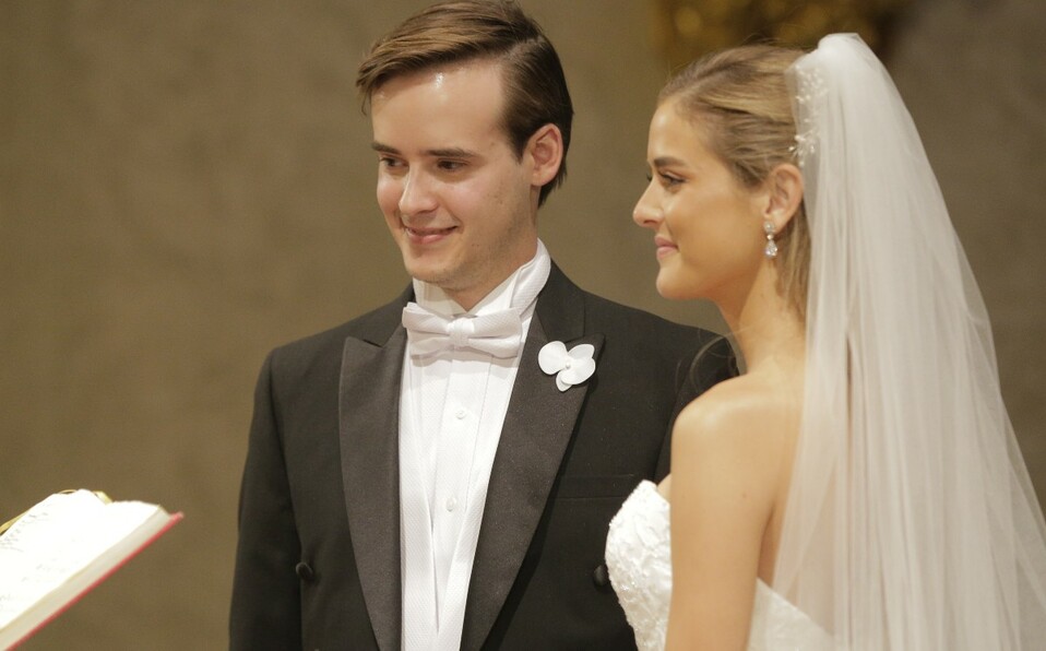 La pareja recibió la bendición en la iglesia del Sagrado Corazón de Jesús. FOTO: DANIEL SALDÍVAR