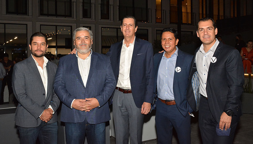 Luis Salazar, Eduardo Mendieta, Mauricio Martínez, Marco Hernández y Pablo Canales