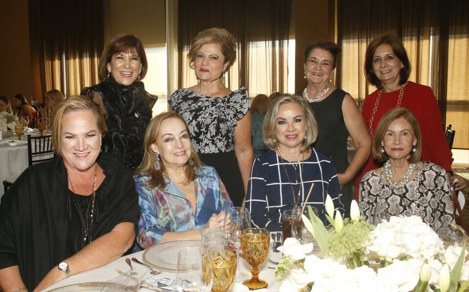 Amelia Silva, María Vizcarraga  Rosa Margarita Rodríguez Mier, Beatriz Ruiz, Mónica Mederano de González, Estela Páez, Gabriela Medrano y Guadalupe Mi