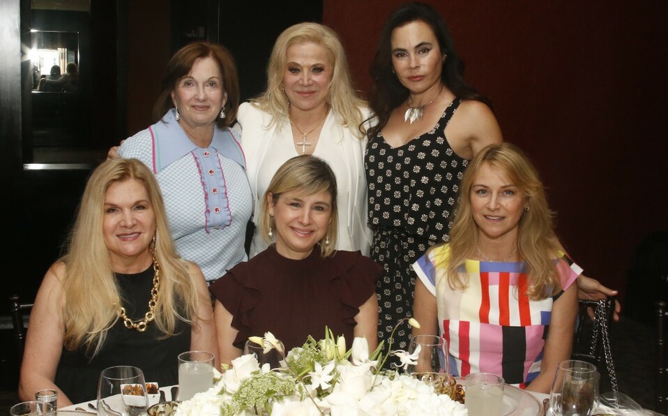 Carmen Garza, Zoila María Celada, Gabriela Cantú, Maru Celada,  Ivonn Guerra y Ana Cristina Celada. FOTO: ANTONIO MIRELES