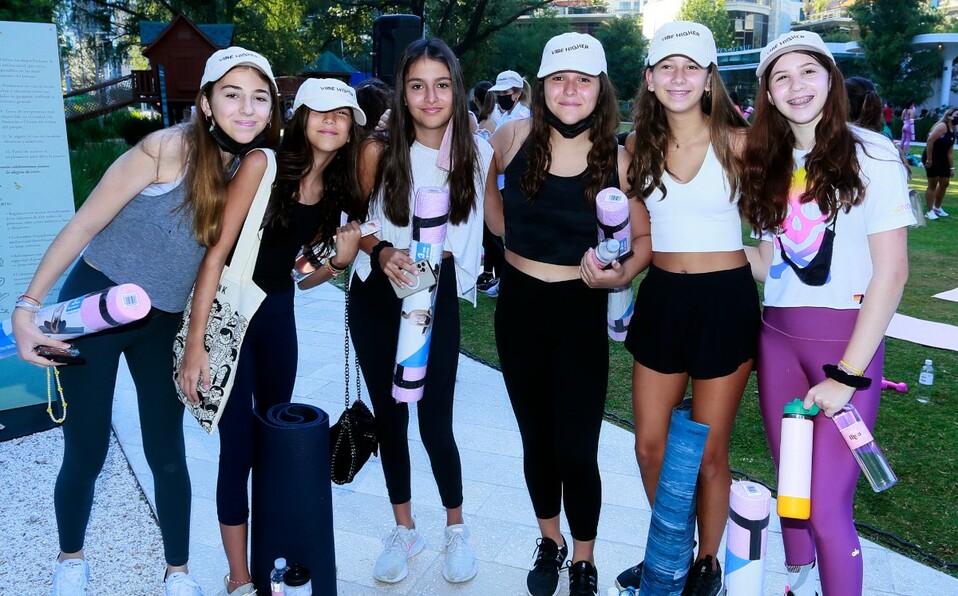 Eugenia Villarreal. Romina González,  Roberta Hernández, Luisa Miramontes, Balbina Marino y Aliah Misrachi. FOTO: OMAR VALDEZ