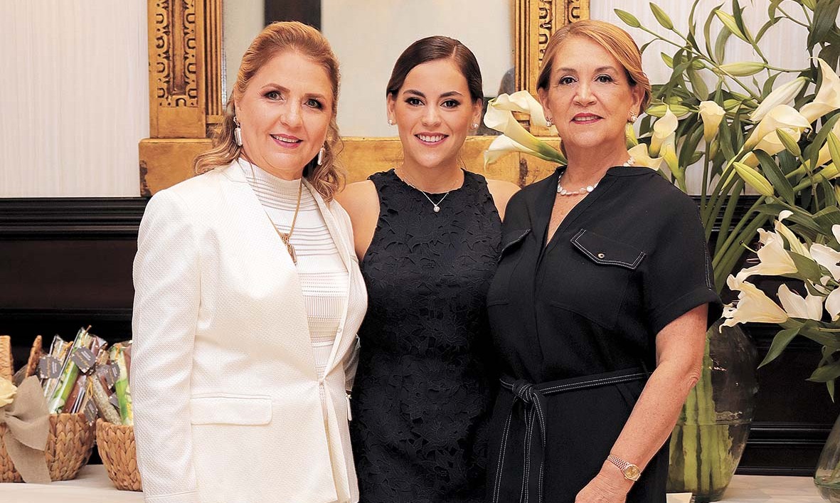 Begoña de Azcárraga , Paulina Prom y nNorma de Prom / Fotos: Dennis Hernández