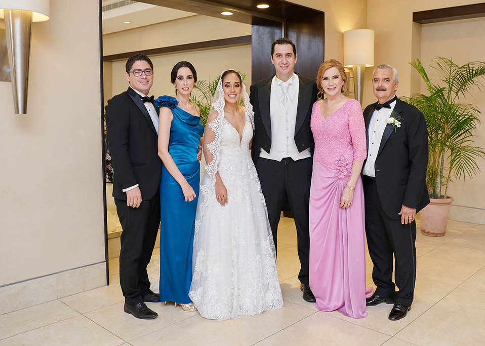 Mario Roldán, Maryfer Fernández, Jessica Ríos, Nicanor Fernández, Cecilia de Fernández y Nicanor Fernández  /  Fotos: Pildorín