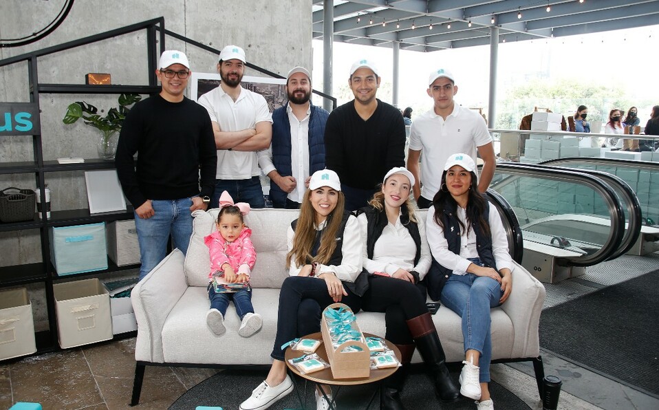 Luis Fuentes, Eugenio Treviño,  Obed Virgen, Jorge Licón, Antonio Aguirre,  Alesandra Licón, Andrea Guerra, Linda Torres e Ilse Coronado / Foto: Anton