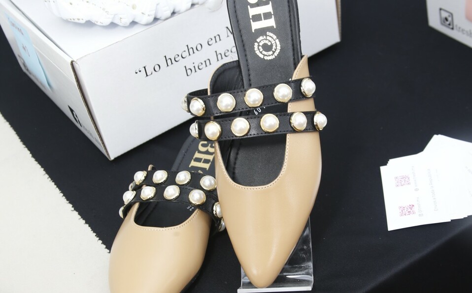 Zapatillas en Lady Market / Foto: Antonio Mireles