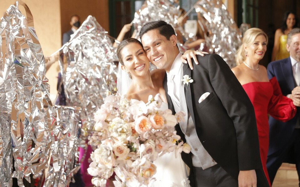 La pareja celebró junto a familiares y amigos. FOTO: DANIEL SALDÍVAR