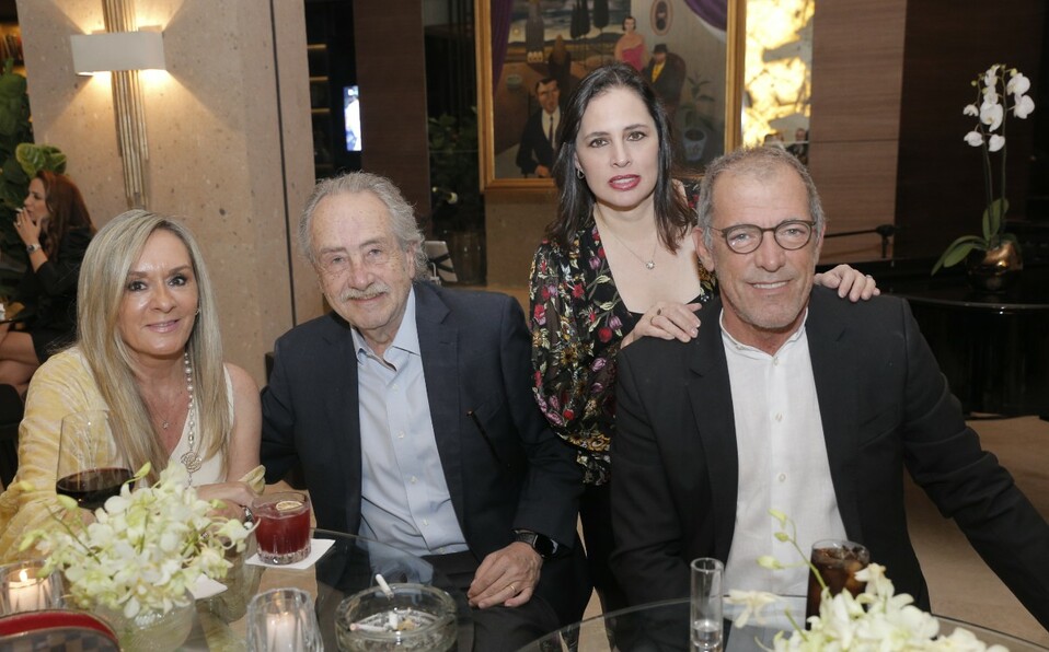 Carmina Bencerro, Tesso de Maria, Catina Dávila de Aldape y Vicente Aldape. FOTO: DANIEL SALDÍVAR