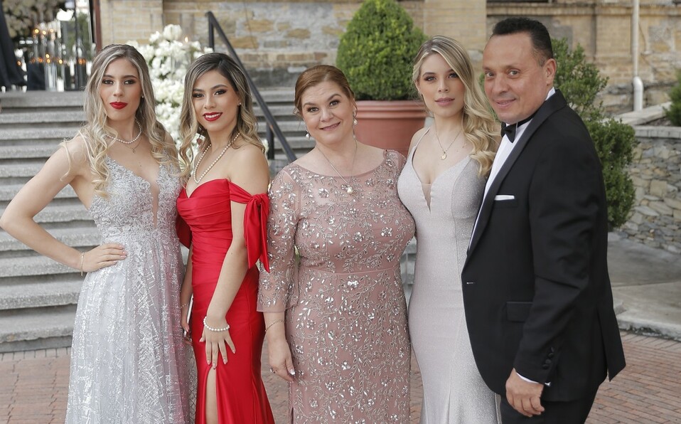 Cecy García de Alba, Adriana García de Alba, Lucía Suarez del Real, Lucía García de Alba y Jorge García de Alba. FOTO: DANIEL SALDÍVAR