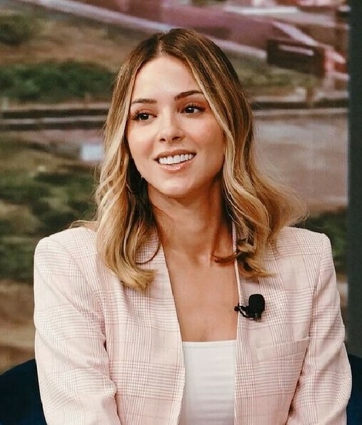 Mariana Rodríguez y el look de oficina perfecto. (Foto: Instagram).