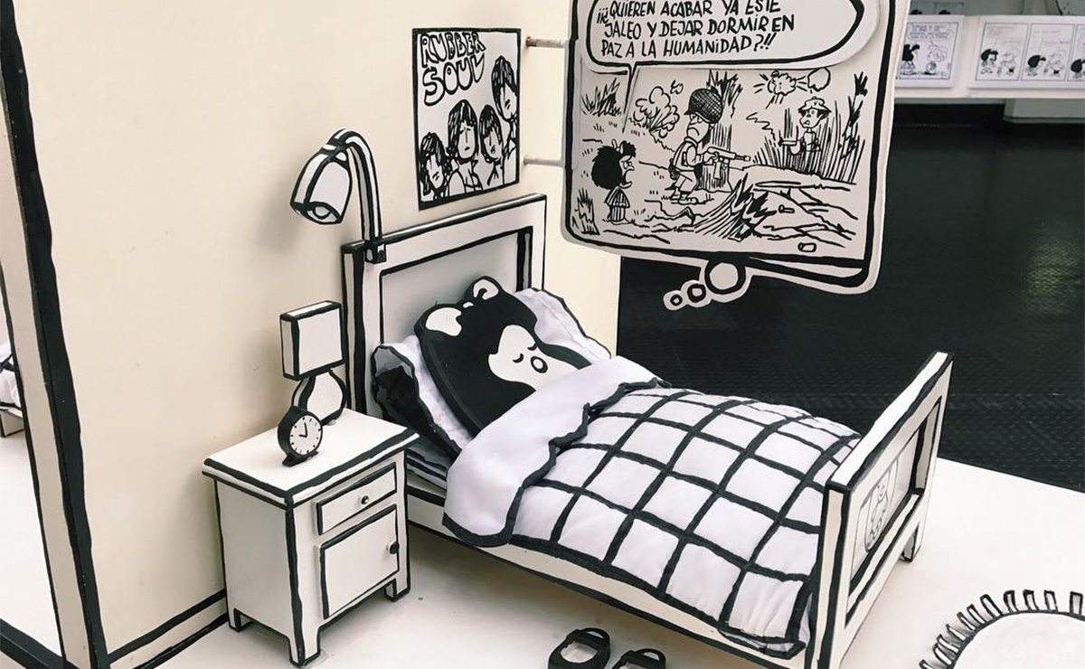Adentro de la réplica del departamento fueron colocados muebles y objetos similares a los que tenían en las casas de la llamada clase media. Foto: Arc
