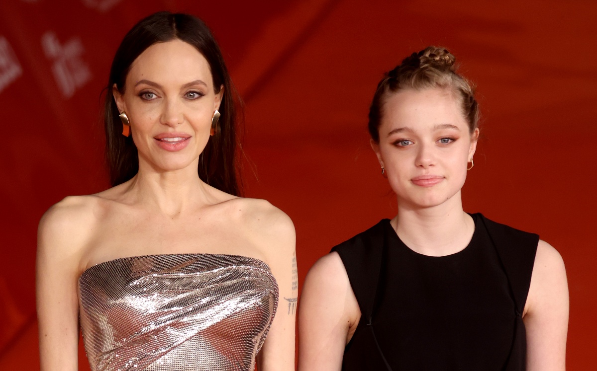 Shiloh Jolie-Pitt deja atrás el estilo andrógino y deslumbra en minivestido (Foto: Getty Images)
