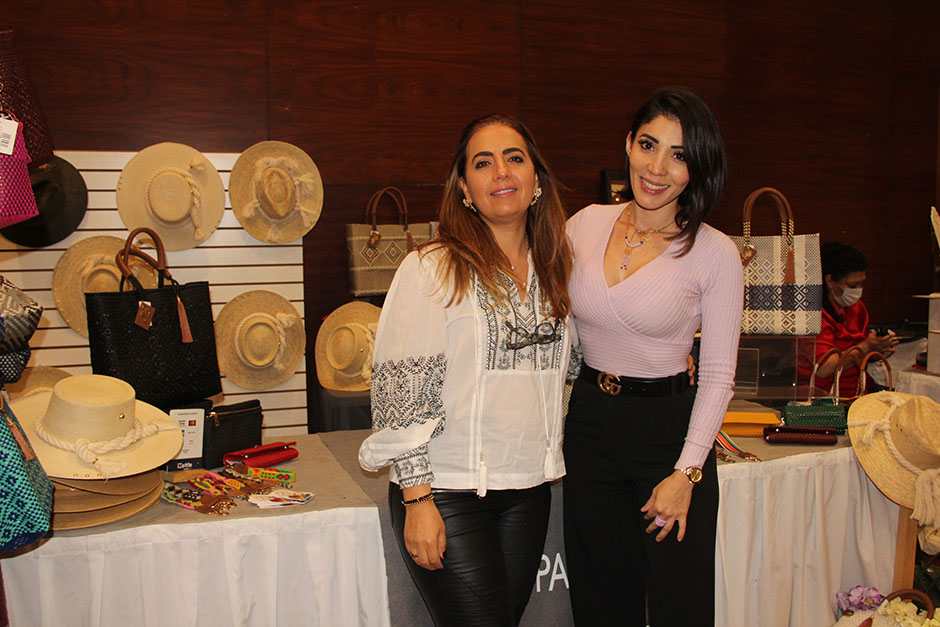 Cecilia y Ana Magallón.