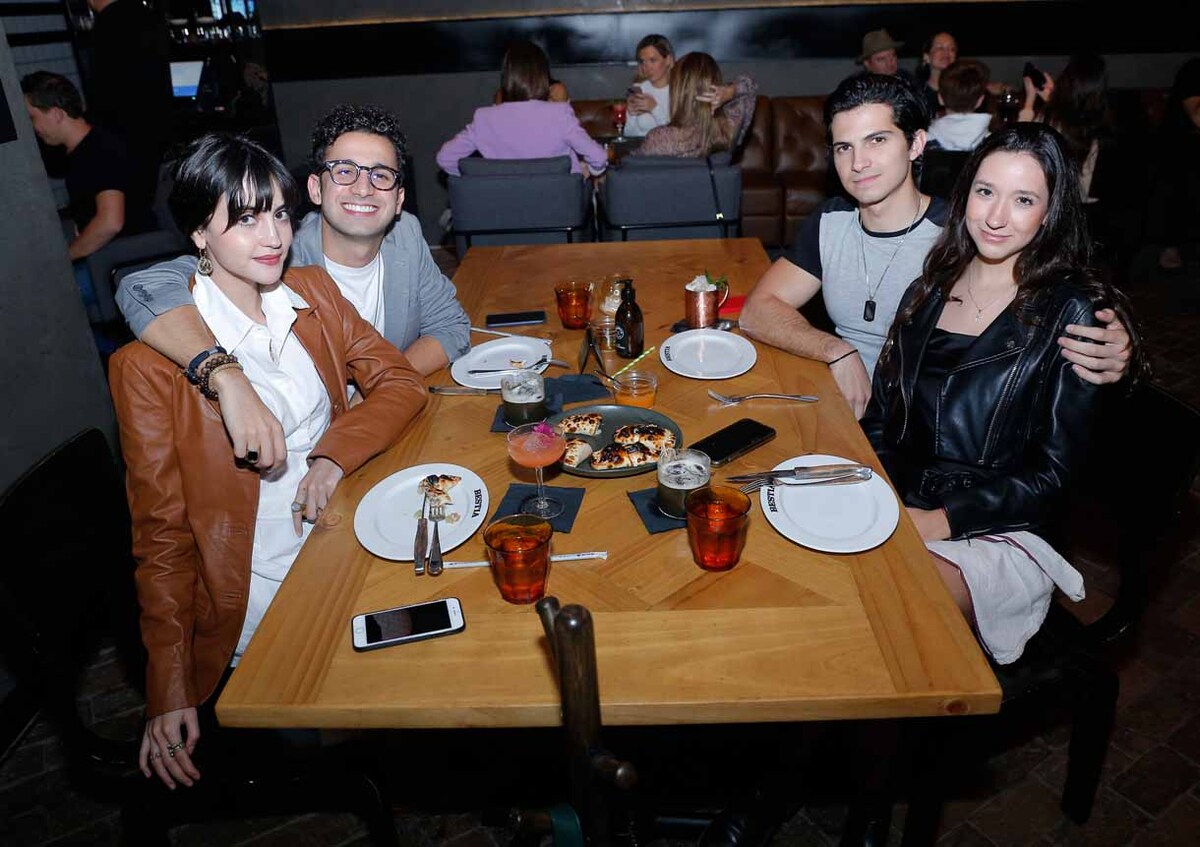 Balbina Villarreal, Ricardo Lobatón, Raúl Chapa y Aranza Coindreau