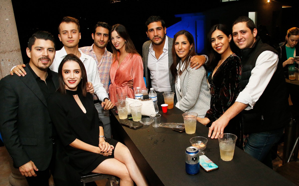 César Leza, Adriana García, Daniel Cantú Miller, Diego Martínez, Valeria Williams, Diego Terrazas, Carolina López,Tania Llaguno y Carlos González / Fo