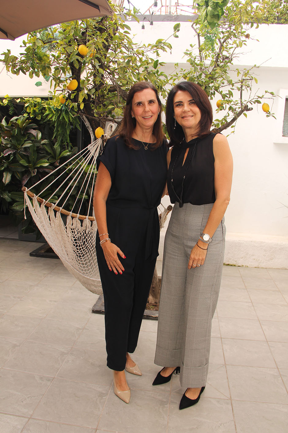 Esthela de Alba Rulfo y Carmen de Alba Rulfo.