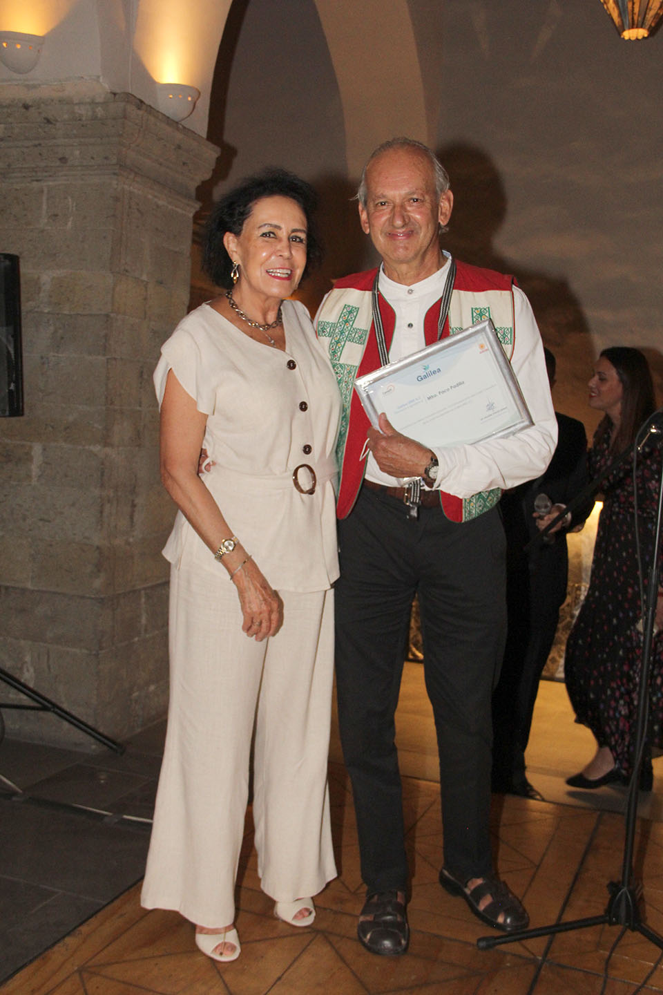 María Hortencia Navarro Padilla y Paco Padilla.