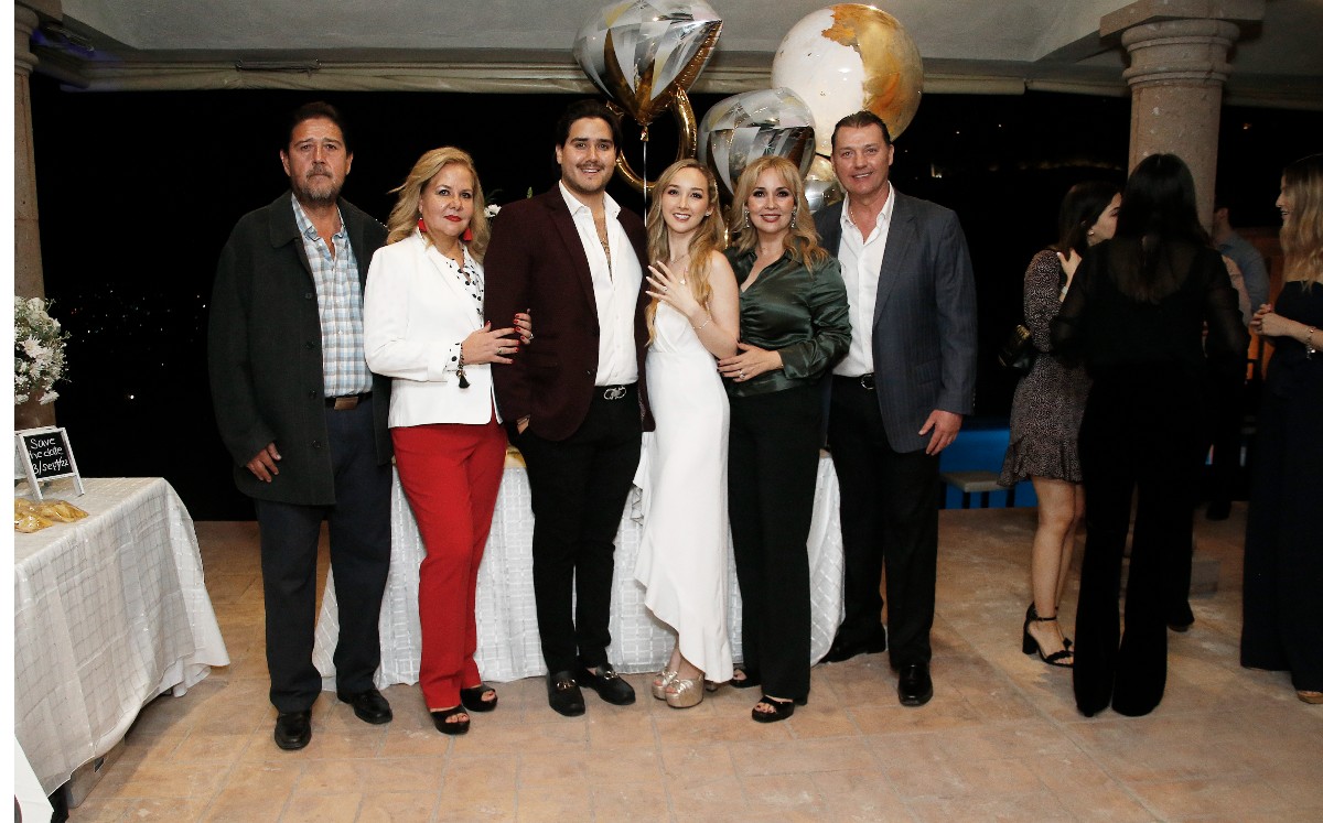 Ricardo Garza, Claudia Flores de Garza, Ricardo Garza, Katya Cantú, Katya Garza de Cantú y Mario Cantú / Foto: Antonio Mireles