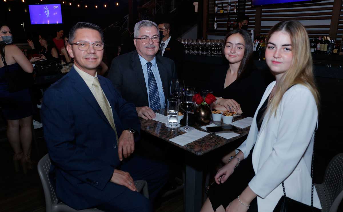 Roberto Orozco, Adrián Serna, Regina Serna y Maki Serna / Fotos: Daniel Saldívar