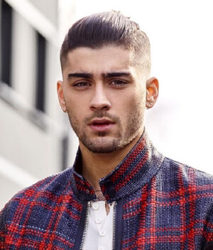 Zayn Malik. Madre de Gigi Hadid lo acusa de haberla golpeado. (Foto: Instagram).