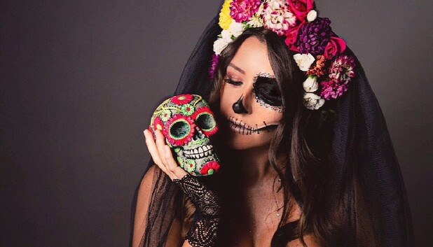Maquillaje de catrina sencillo y fácil de hacer, paso a paso. (Foto: Instagram).