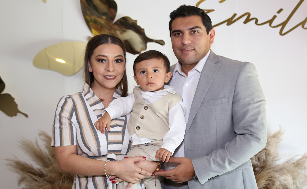 Adriana, Juan Pablo y Juan Pablo