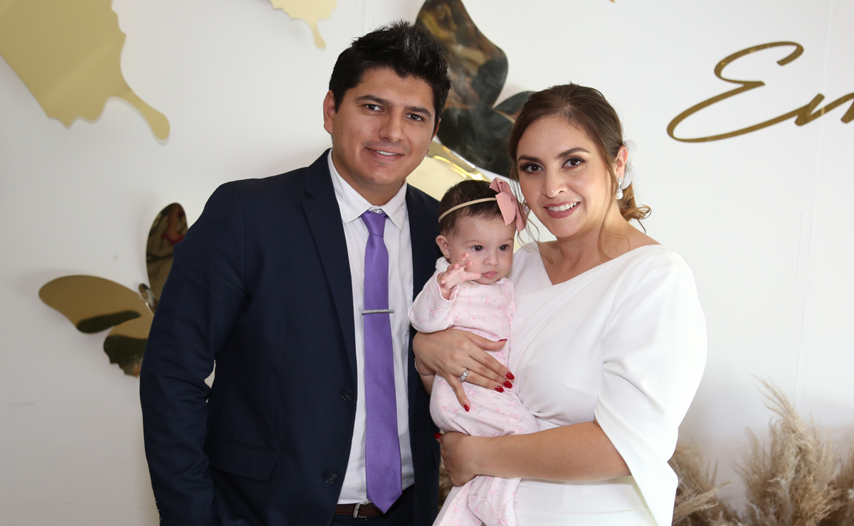 Diego Armando, María Emilia y Mariana