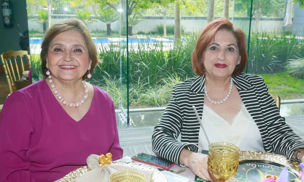 Marcela Calderoni y Lupita Calderoni