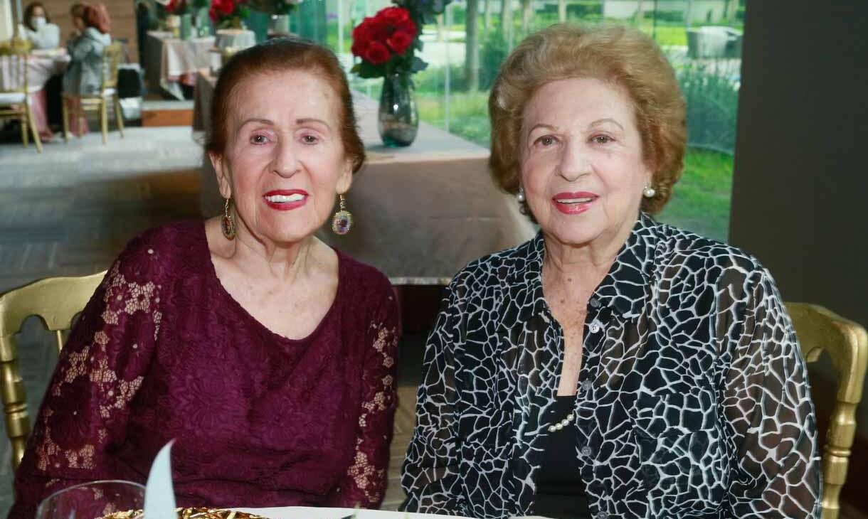 Lupina Salinas y Guadalupe Ballí