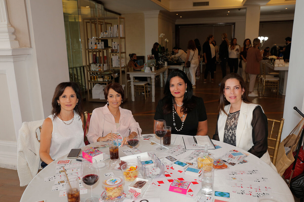Adelina Decrescenzo, Mónica Martínez, Maru Sepúlveda de Colyer y Lorena Treviño de Sada