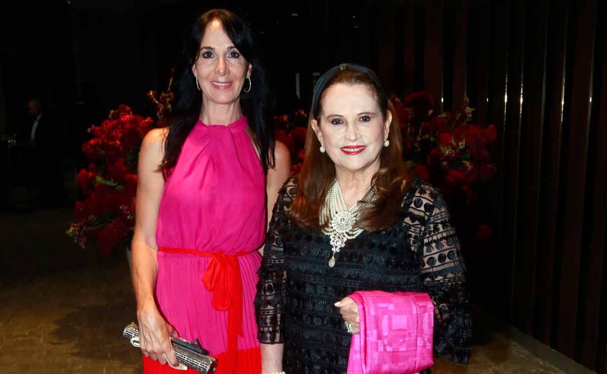 Ana Rosch y Elvira Lozano de Tood / Fotos: Omar Valdez