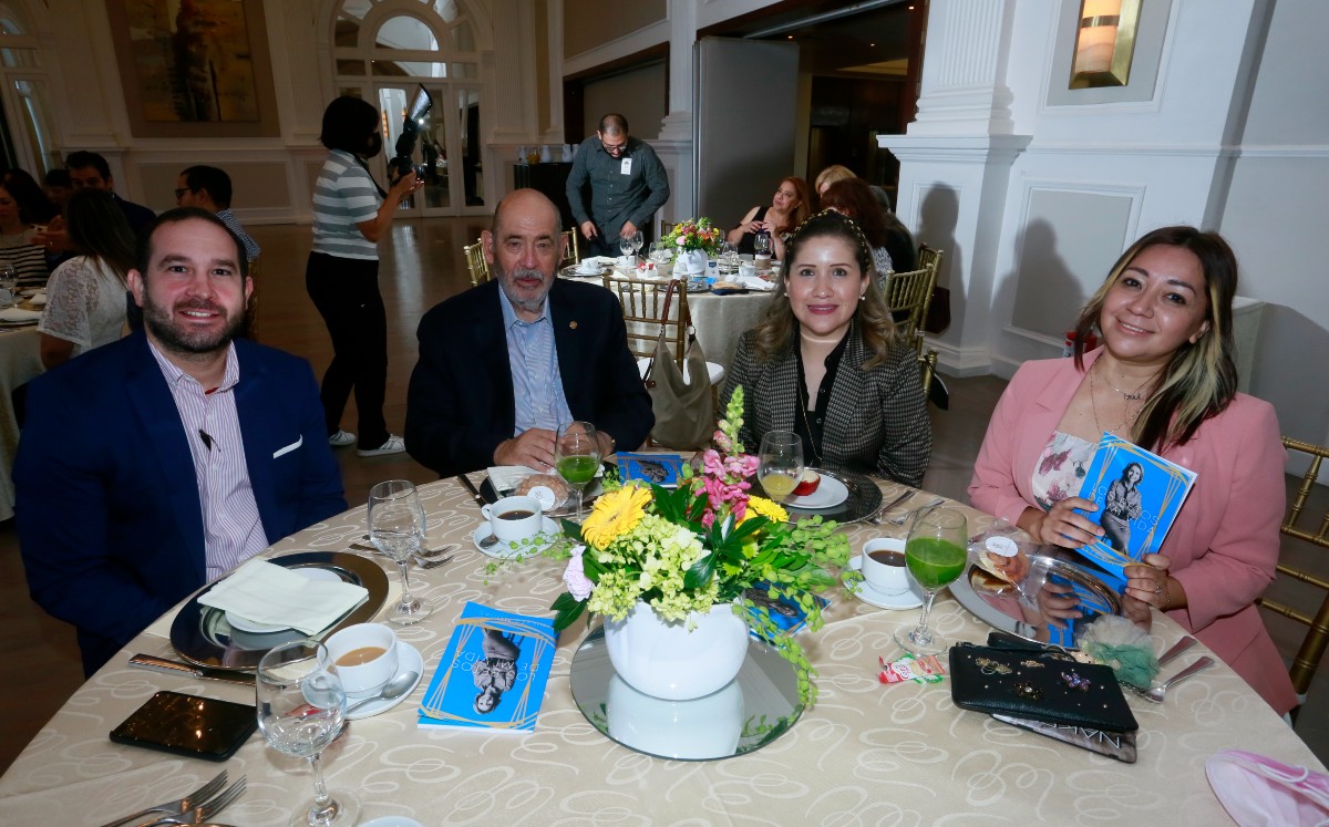 Carlos García, Eduardo Guerra, Blanca Peña Aleheli Treviño. FOTO: OMAR VALDEZ