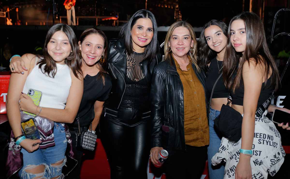 Fernanda Martínez, Priscila Alvarez, Ely Guillen, Cristina Bacha, Ana Caballero y Tania Villarreal / Fotos: Daniel Saldívar