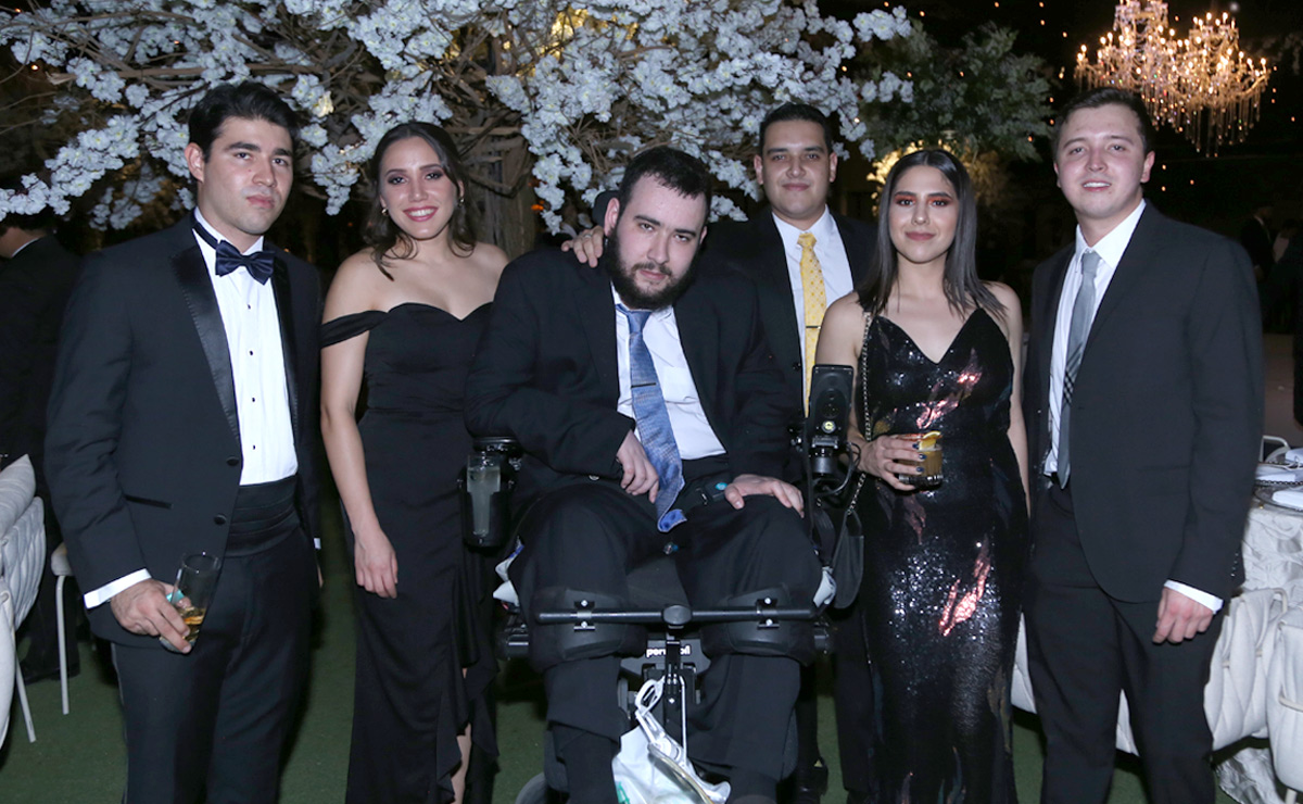 Iván, Anilú, Lalo, Marcial, Marian y Javier