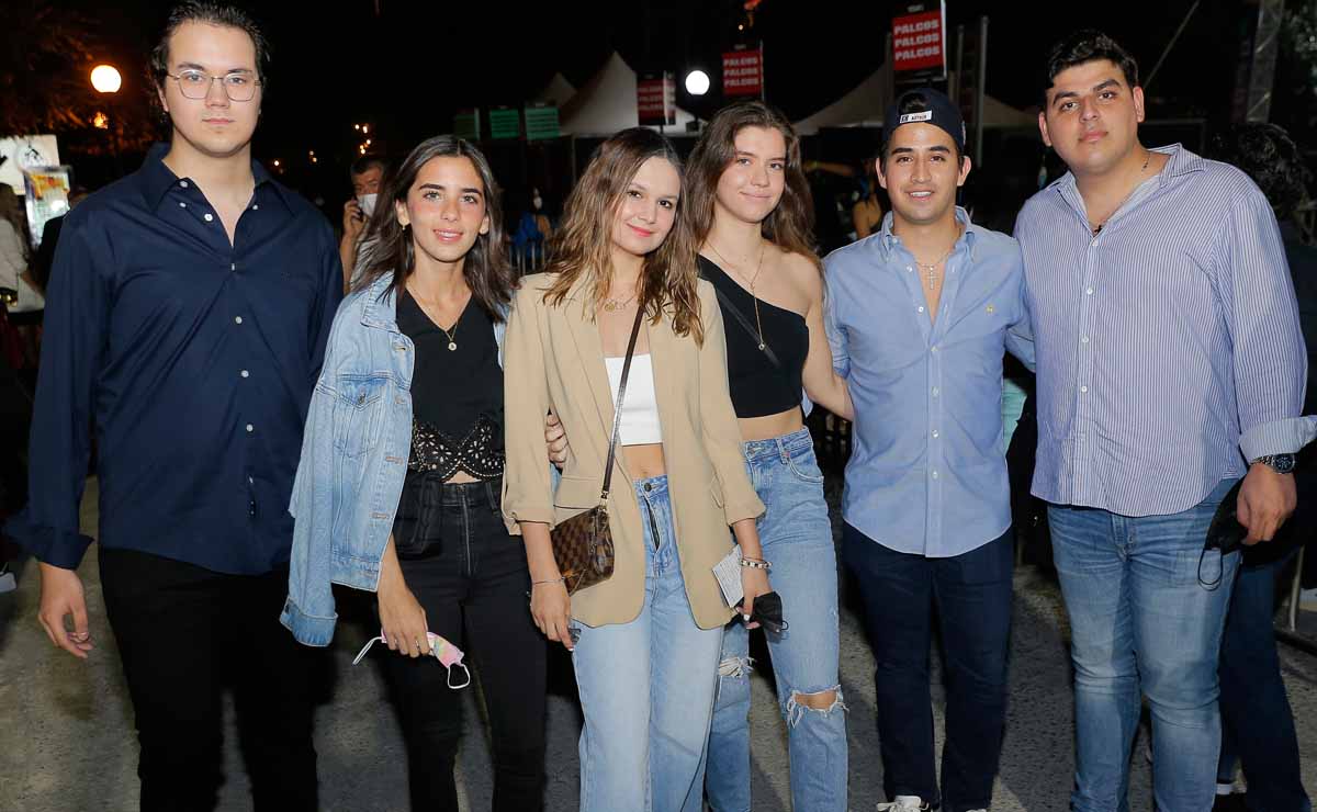 Juan Carlos Barrera, Renata Torres, Fernada Barrera, Mariana Lugo, Diego Ayala y  Eugenio Barrera / Fotos: Daniel Saldívar