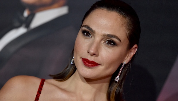 Gal Gadot y el vestido rojo que conquistó la premiere de "Red Alert" (Foto: Instagram)