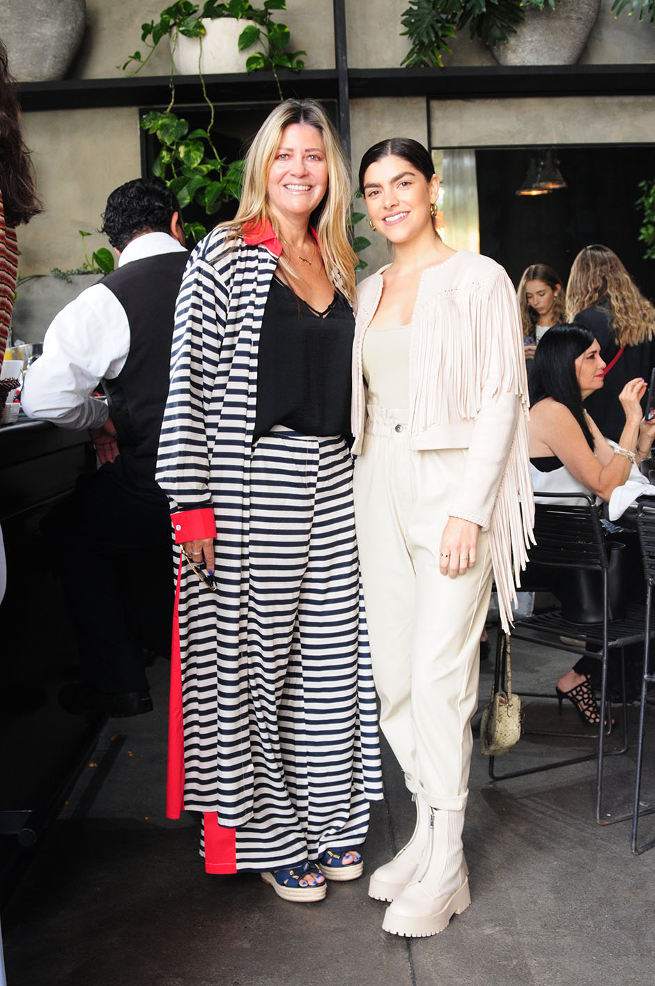 Lety Sahagún y Renata Sahagún.