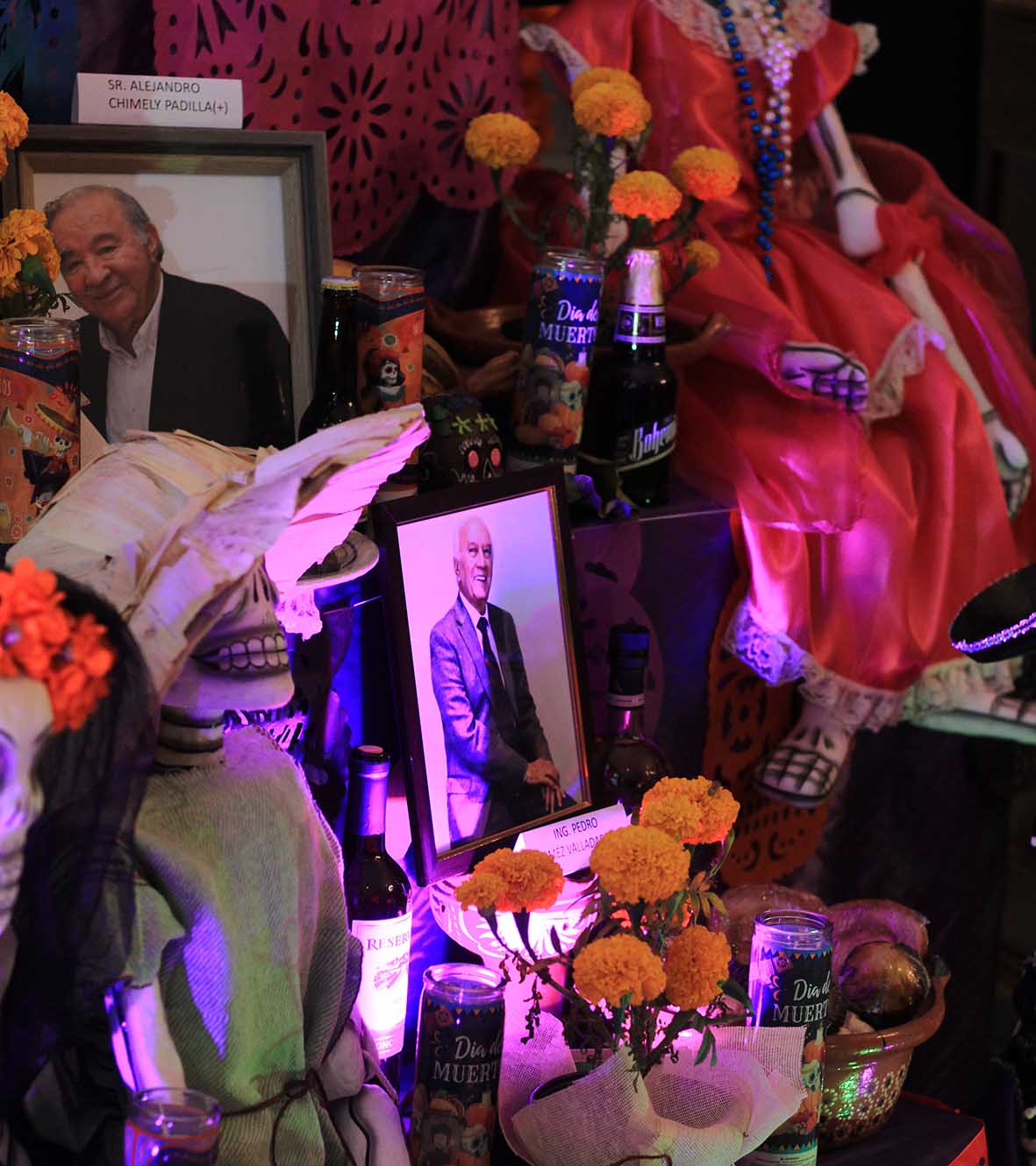 Presentación del altar de muertos / Fotos: José Chang