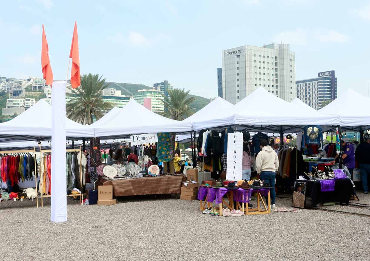 San Pedro Street & Food Market