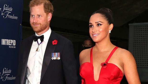 Meghan Markle regresa a la red carpet con un impactante vestido rojo (Foto: Getty Images)