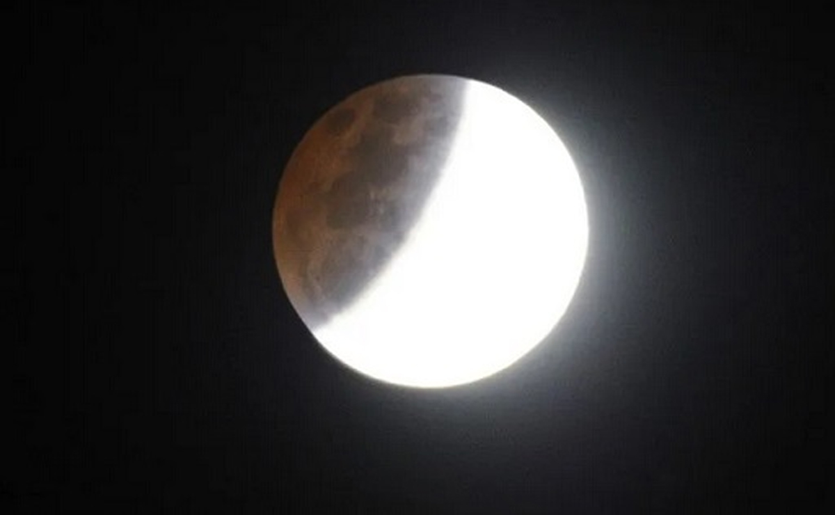 Eclipse lunar parcial 1