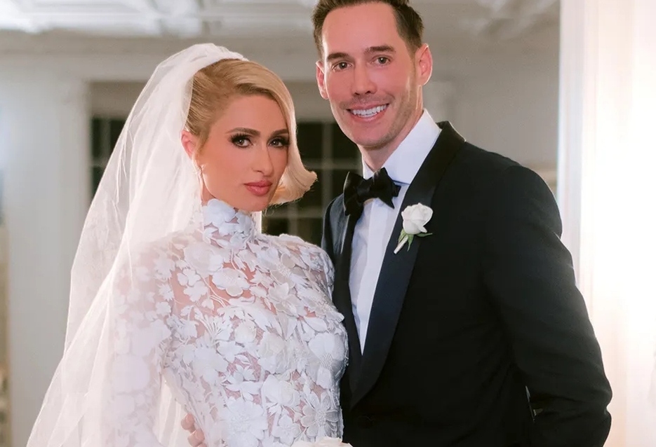 Paris Hilton: Así fue su lujoso vestido de novia | FOTOS