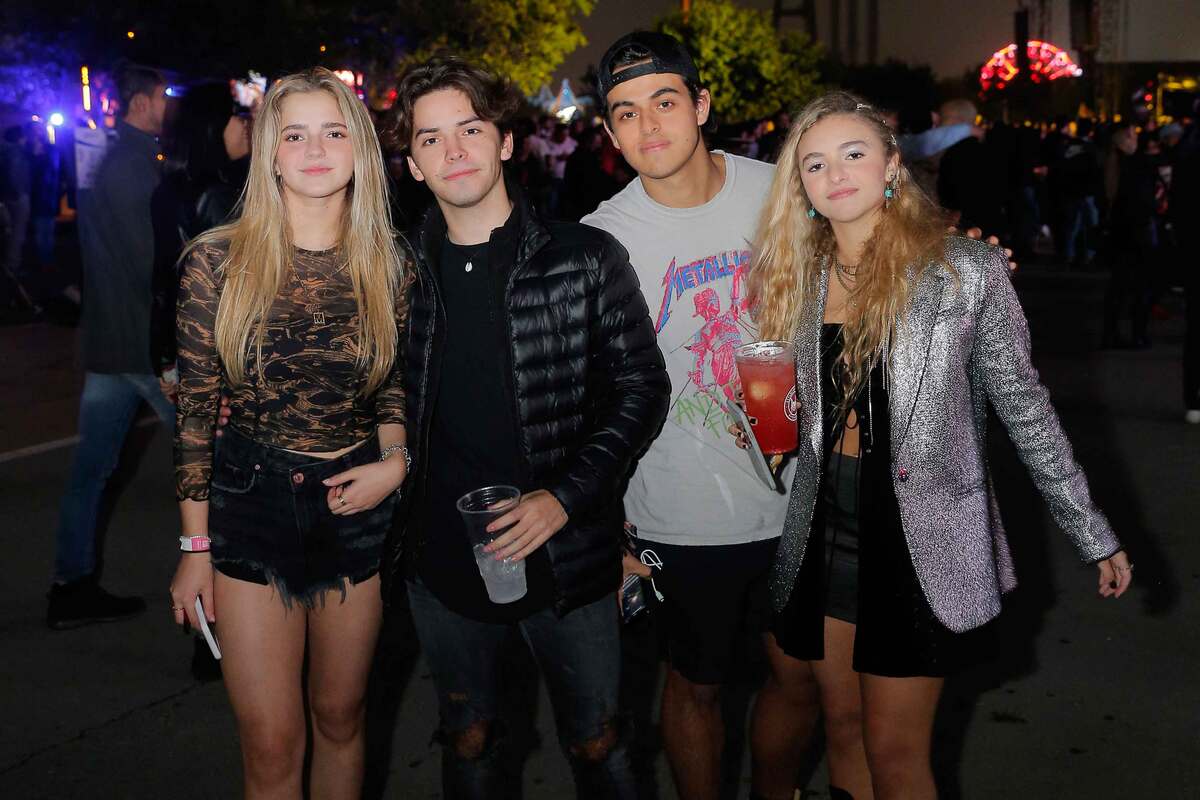 Mariana Llaguno, Daniel Villagómez, Diego Quintana y Mia Muñoz