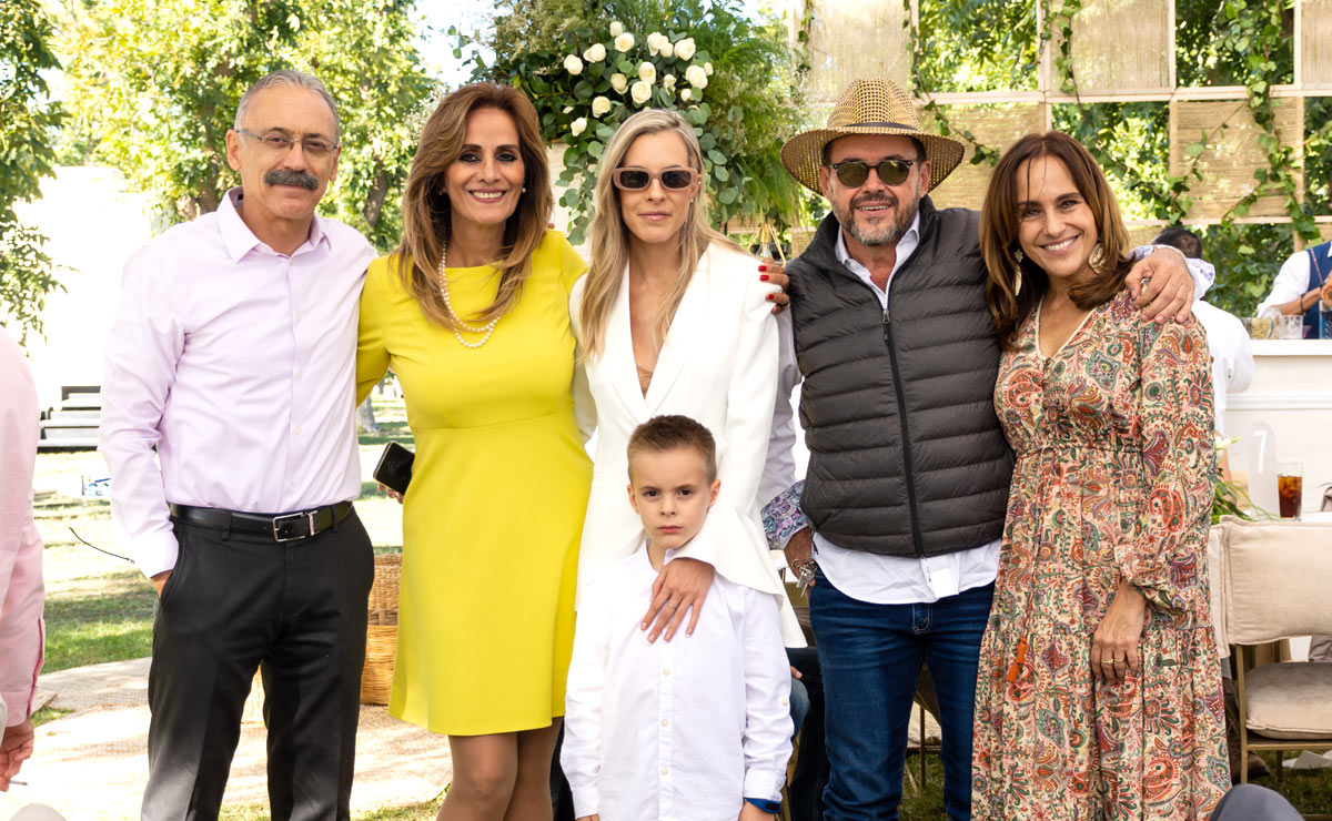 Raymundo, Nora, Aranza, Fernando, Ale y Patricio
