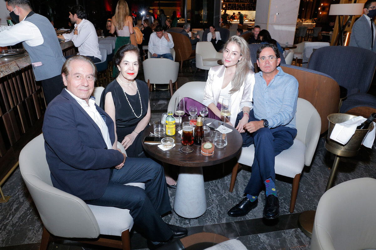 Ricardo Valdés. Carmen Consuelo de Valdés, Astrid de la Peña de Valdés y Ricardo Valdés