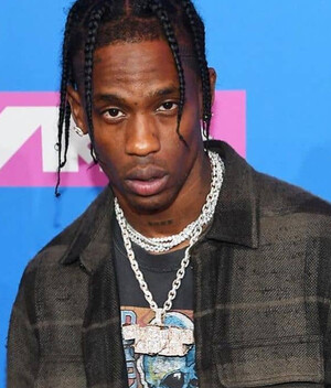 Travis Scott y Drake: Primera demanda por tragedia en Astroworld