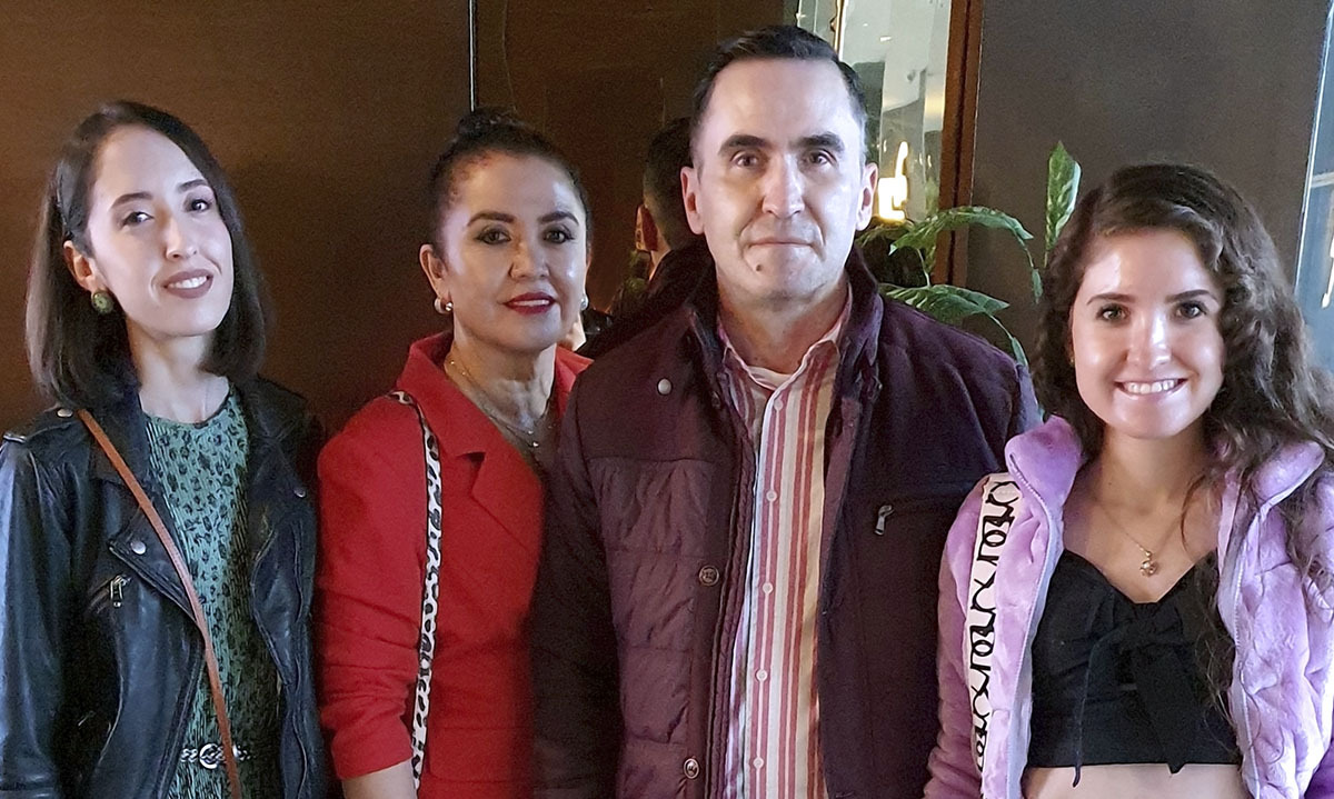 Belinda Campos, Vania Campos, Elio Campos y María Monroy