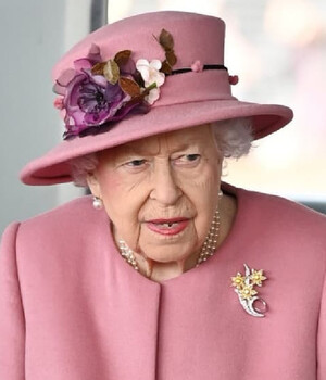 Reina Isabel asiste a bautizo de sus bisnietos. (Foto: Instagram).